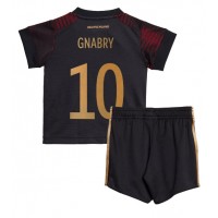 Deutschland Serge Gnabry #10 Auswärts Trikotsatz Kinder WM 2022 Kurzarm (+ Kurze Hosen)